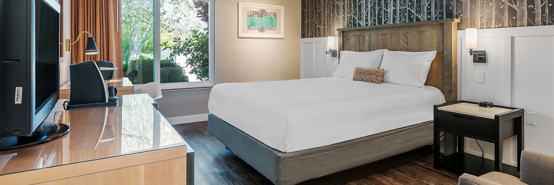 Cozy room at UpValley Inn & Hot Springs Napa Valley, Ascend Hotel Collection.