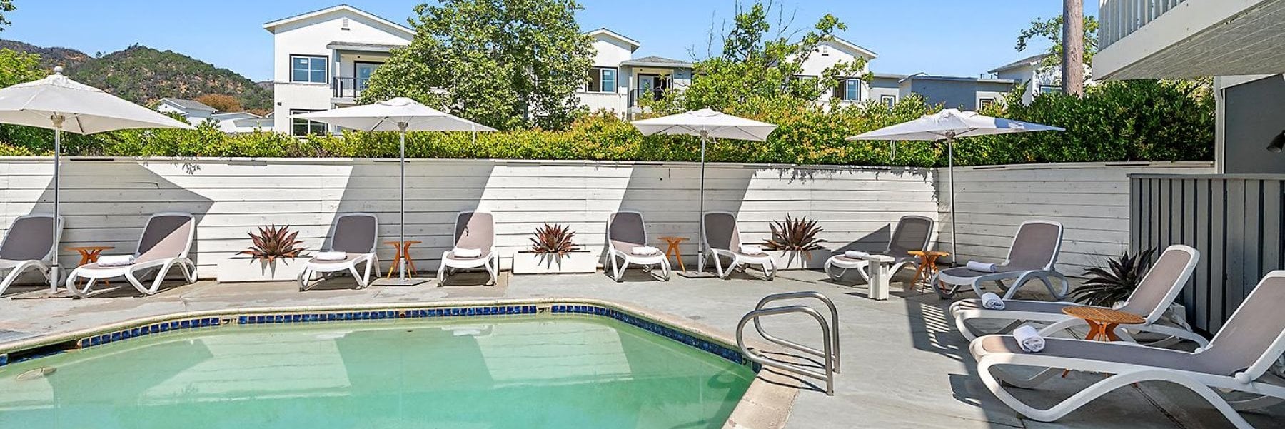Amenities Of UpValley Inn & Hot Springs Napa Valley, Ascend Hotel